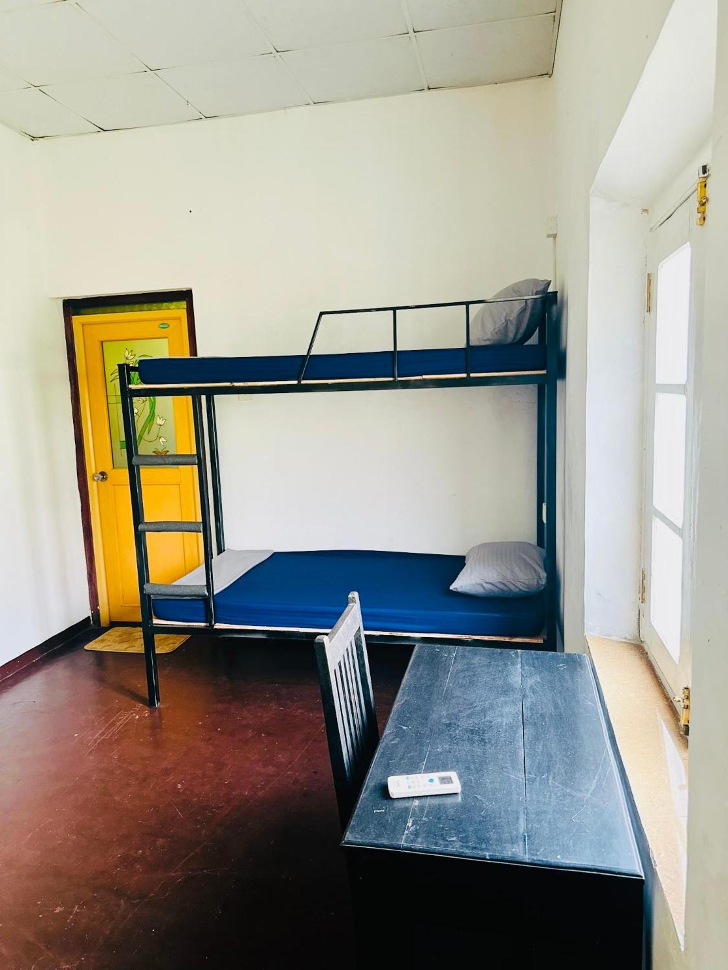 Happy Bunk Hostel Weligama Buitenkant foto