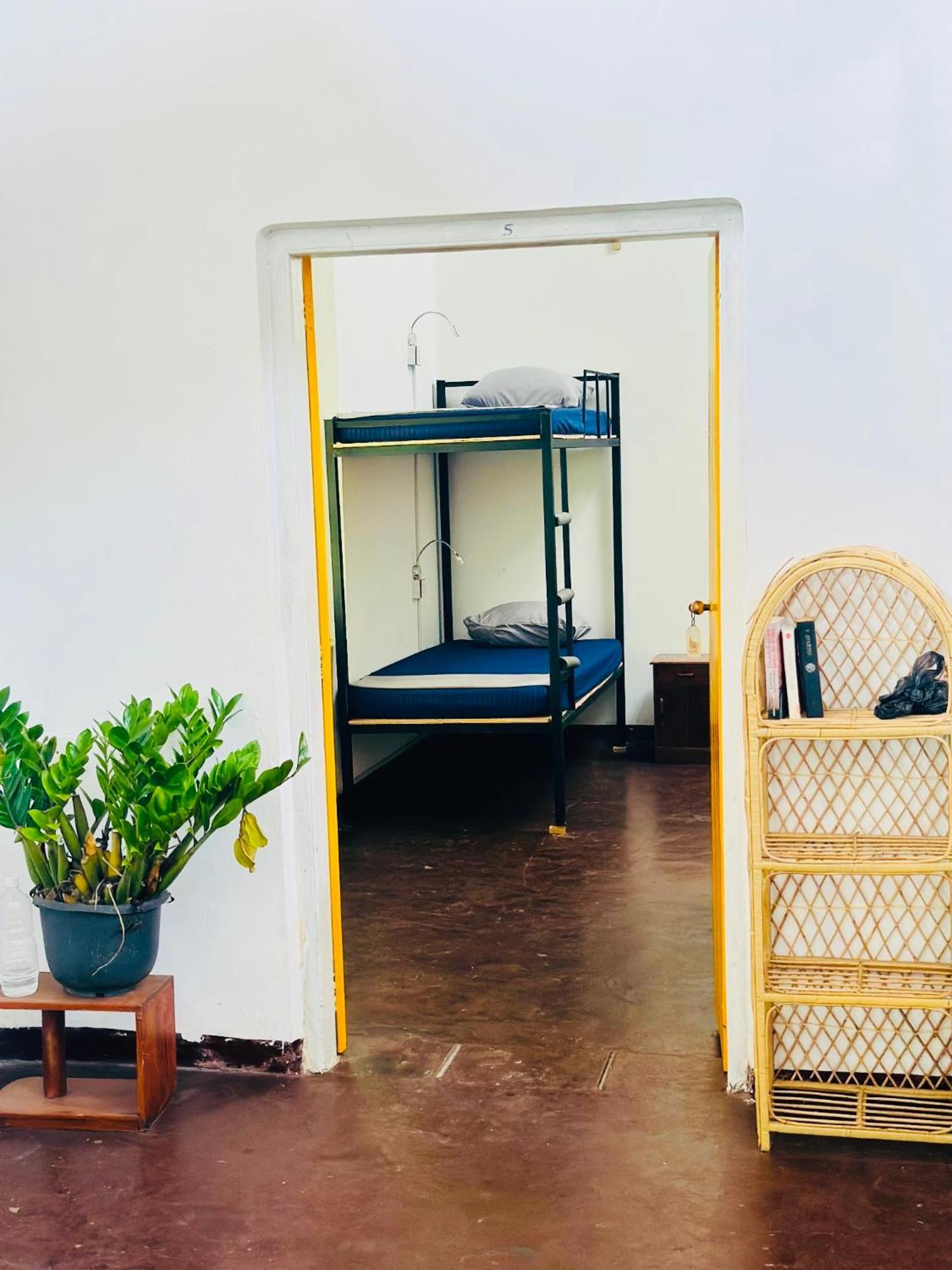 Happy Bunk Hostel Weligama Buitenkant foto