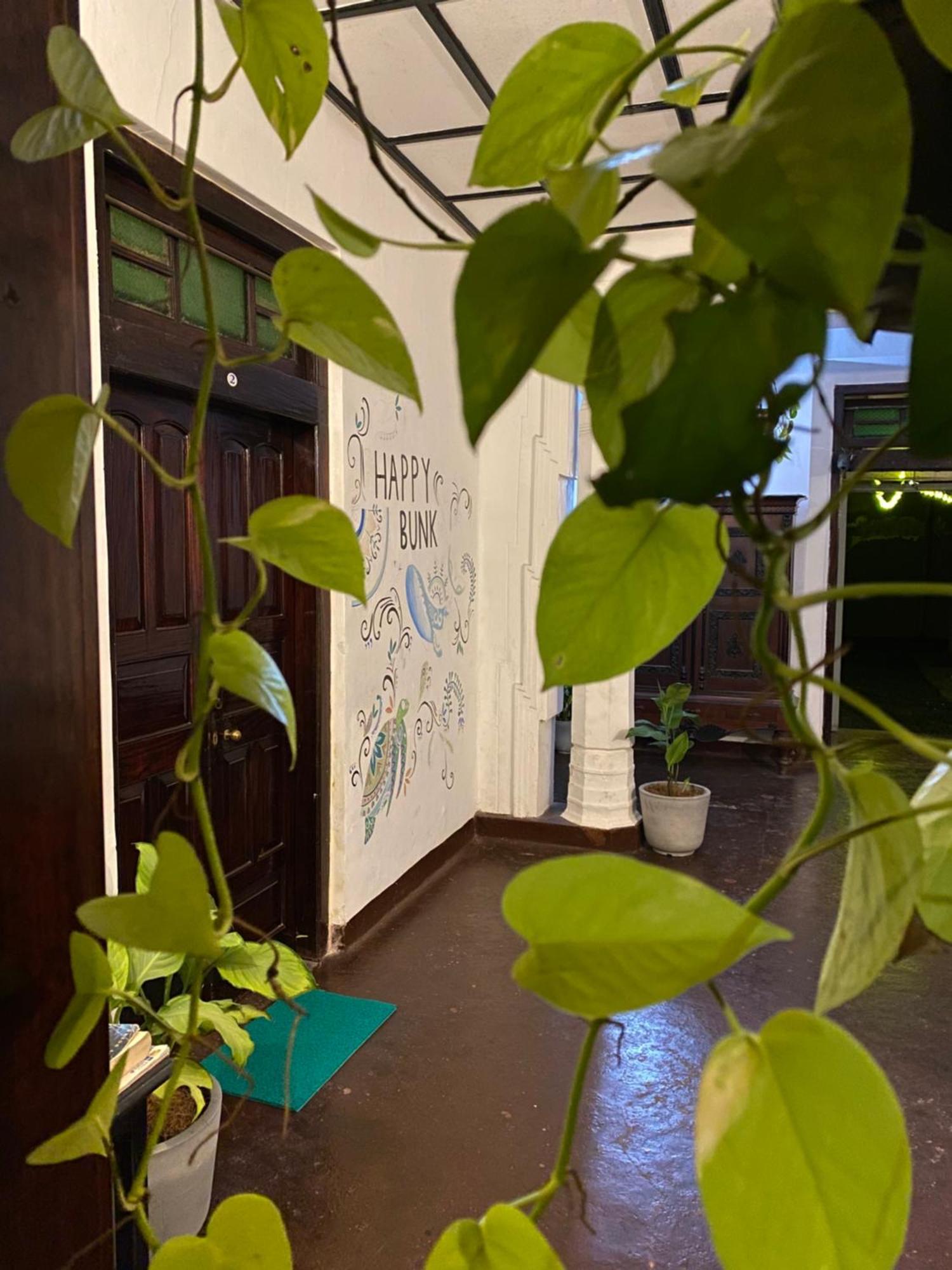 Happy Bunk Hostel Weligama Buitenkant foto