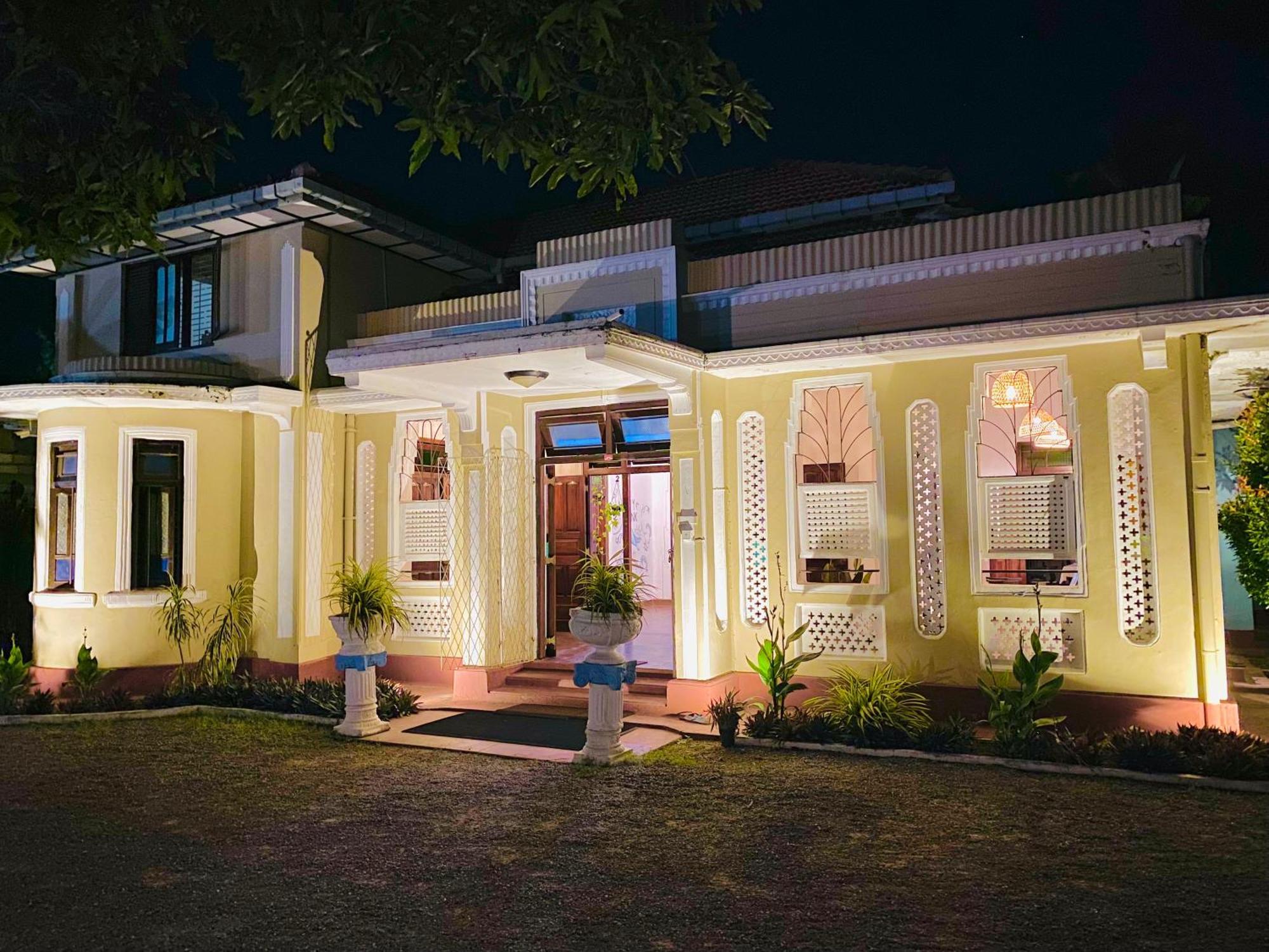 Happy Bunk Hostel Weligama Buitenkant foto