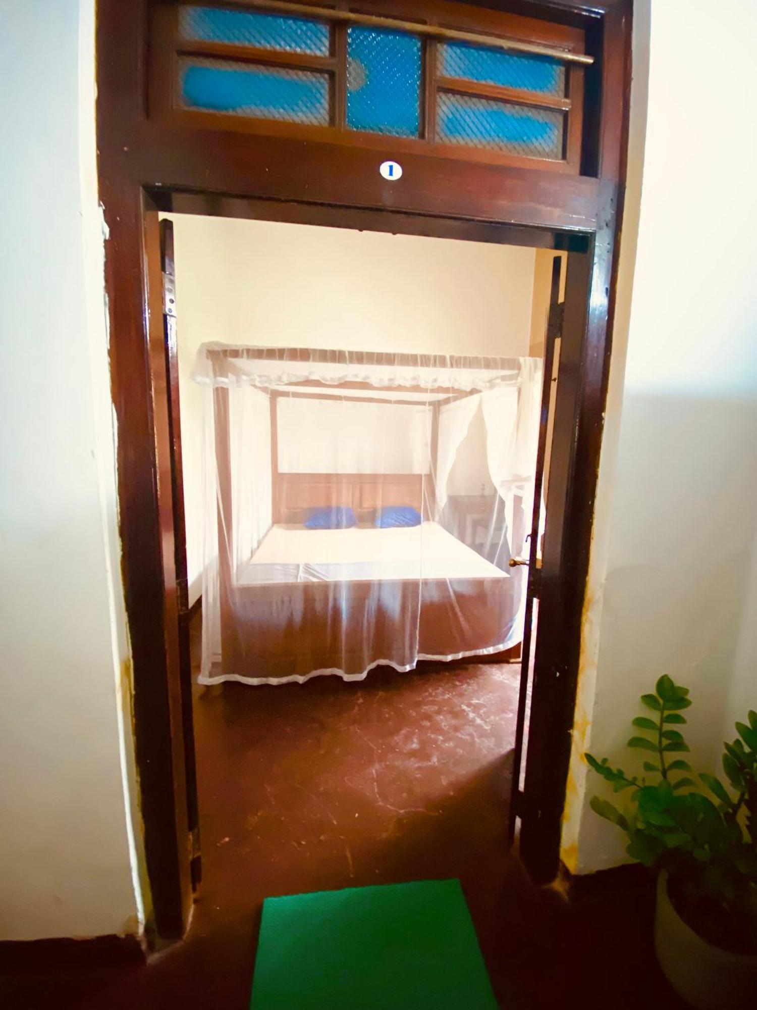 Happy Bunk Hostel Weligama Buitenkant foto
