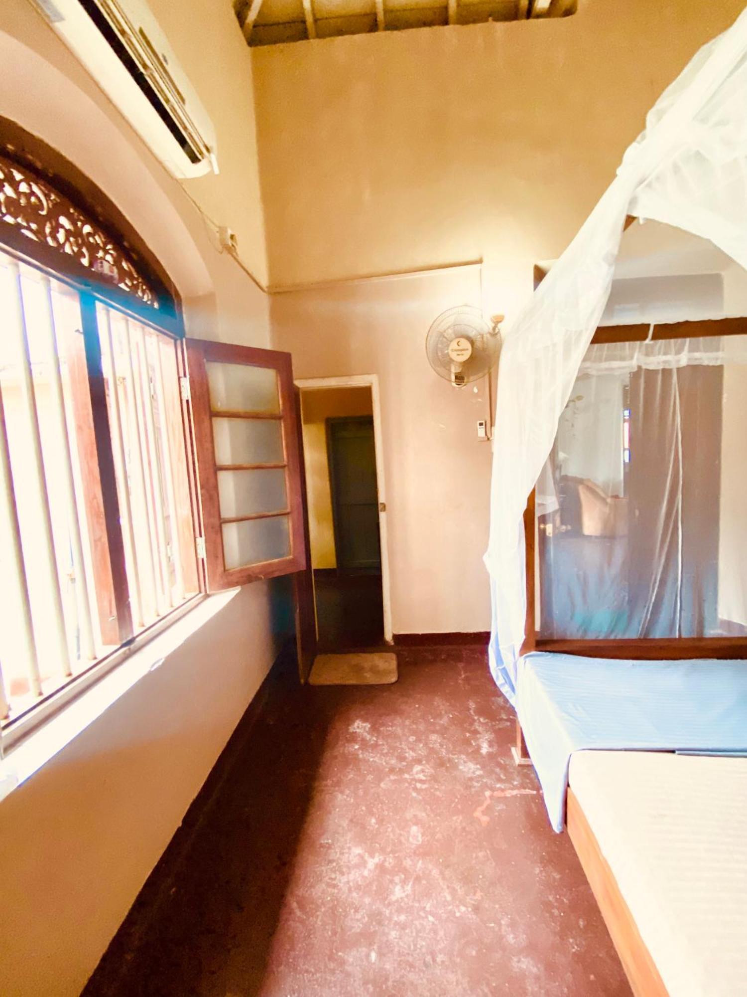 Happy Bunk Hostel Weligama Buitenkant foto